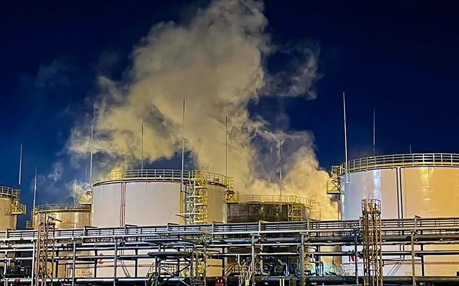 Attaque sur les infrastructures énergétiques russes : l'Ukraine continue de frapper