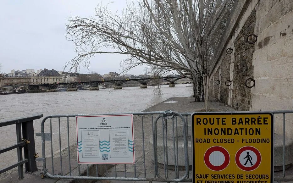 Crue de la Seine à Paris : les berges fermées et les inquiétudes montent