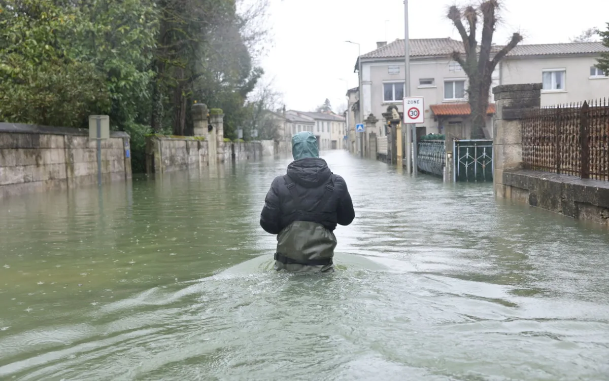 La France sous l'eau : Inondations historiques submergent le pays