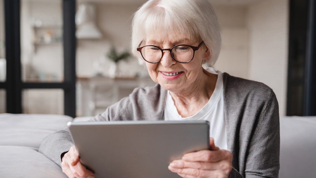 New study shows loneliness affects elderly memory but does not accelerate cognitive decline.