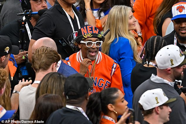 Spike Lee et le prince Harry se disputent lors des finales NBA.
