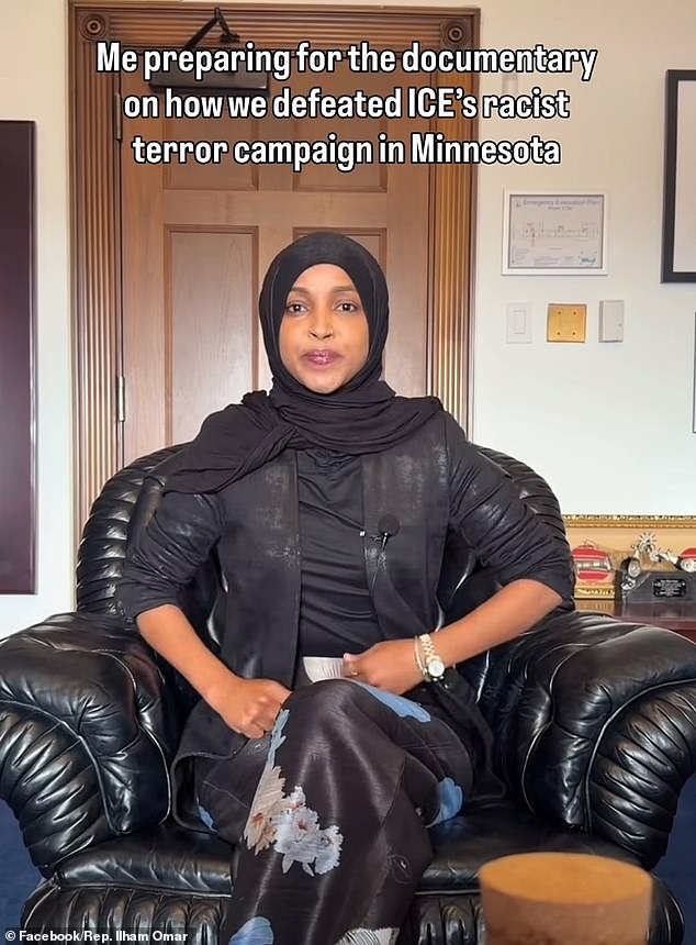 La députée Ilhan Omar fait face à une vague de critiques suite à la diffusion d'une vidéo manipulée simulant une opération de l'ICE (Immigration and Customs Enforcement).