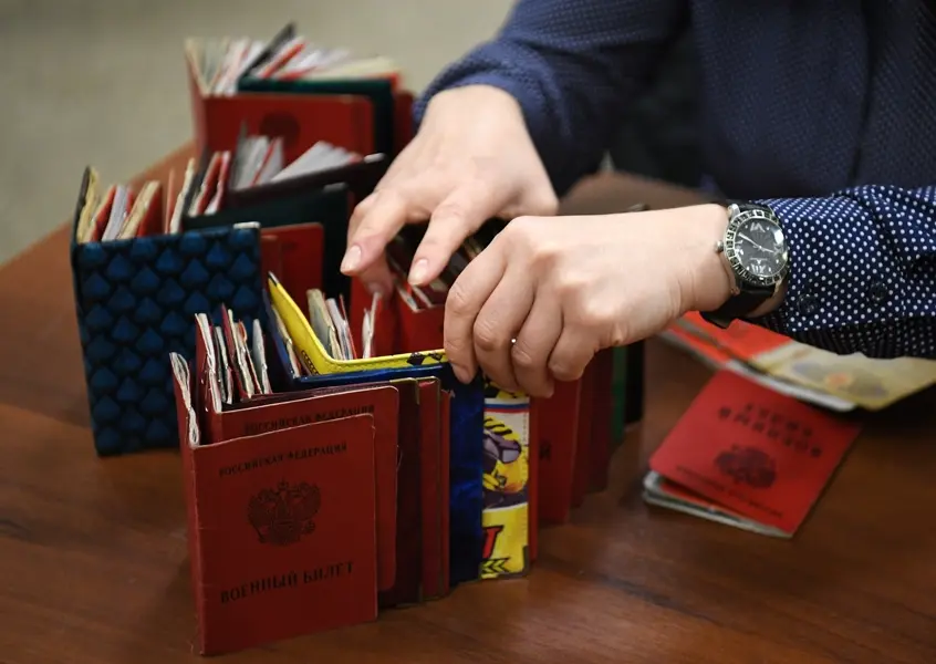 Un projet de loi pour une responsabilité plus stricte en cas de non-signalement d'un déménagement au bureau du recrutement militaire