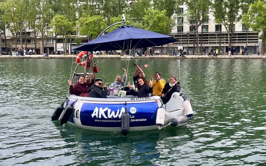 Bruno célèbre son anniversaire avec une croisière gastronomique sur la Villette