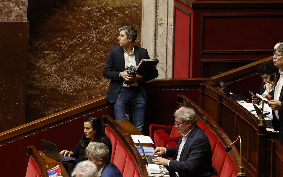 Délégation de parlementaires de gauche français dénoncent l'annulation de leurs visas et appellent Macron à réagir