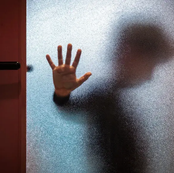 Drame dans la Dordogne : un adolescent se pend, les services de protection infantile sous tension