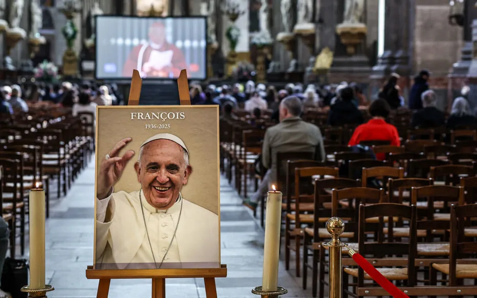 Funérailles du Pape François : une prière à Paris