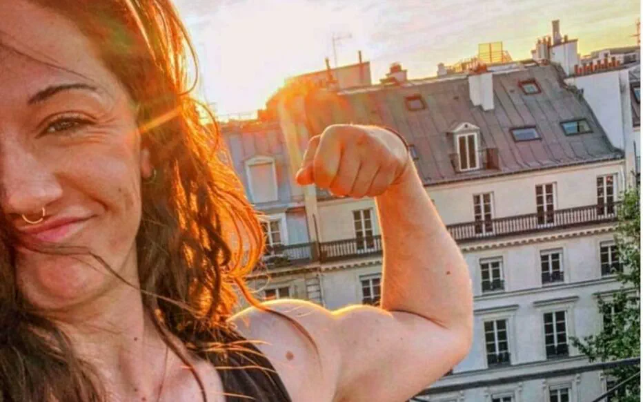 Hommage à Alison : des cœurs et des larmes sur les réseaux sociaux