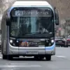 Incident choquant à Paris : un chauffeur de bus interpellé après avoir écrasé une policière