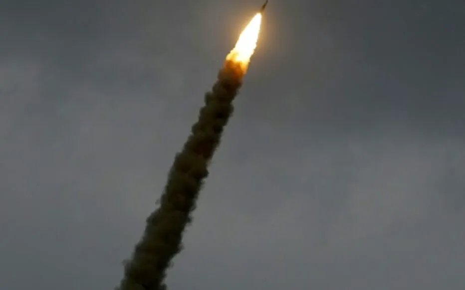 Kiev en alerte anti-aérienne après une « attaque » par missiles ennemis