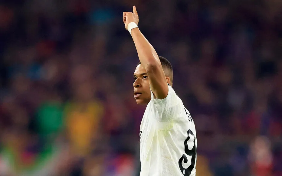 Kylian Mbappé, un maître des coups francs