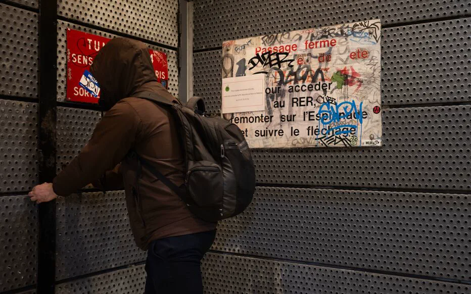 La défense se transforme en terrain de jeu souterrain pour des aventuriers urbains