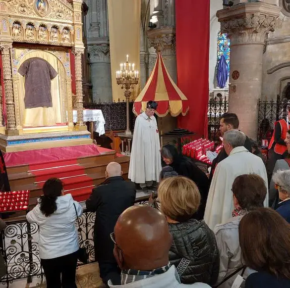 La fréquentation décevante de l'ostension de la tunique à Argenteuil