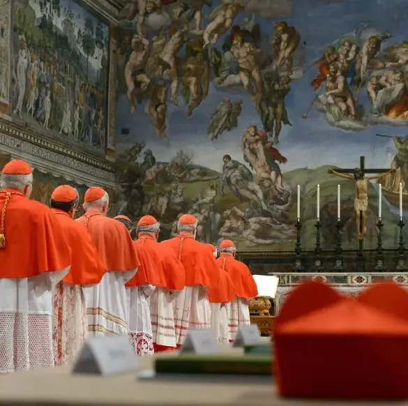 Le chaos au Vatican : les cardinaux discutent en secret lors de la congrégation générale après la mort du pape François