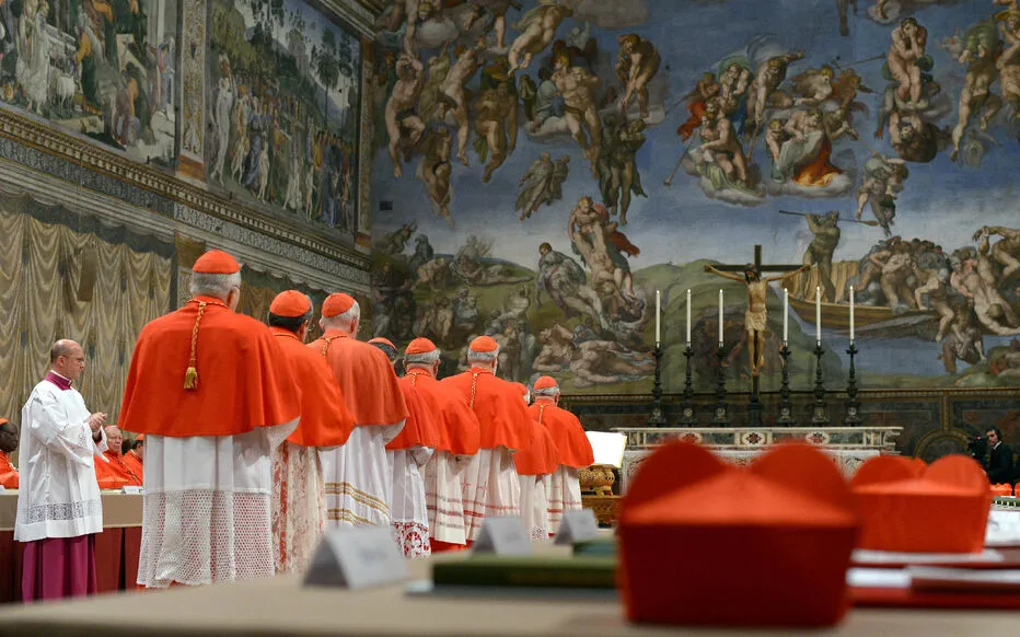 Le chaos au Vatican : les cardinaux discutent en secret lors de la congrégation générale après la mort du pape François