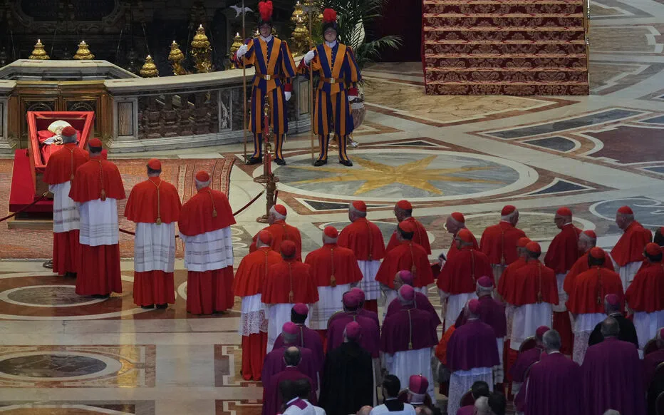 Le monde en deuil se rassemble à Rome pour les funérailles du pape François