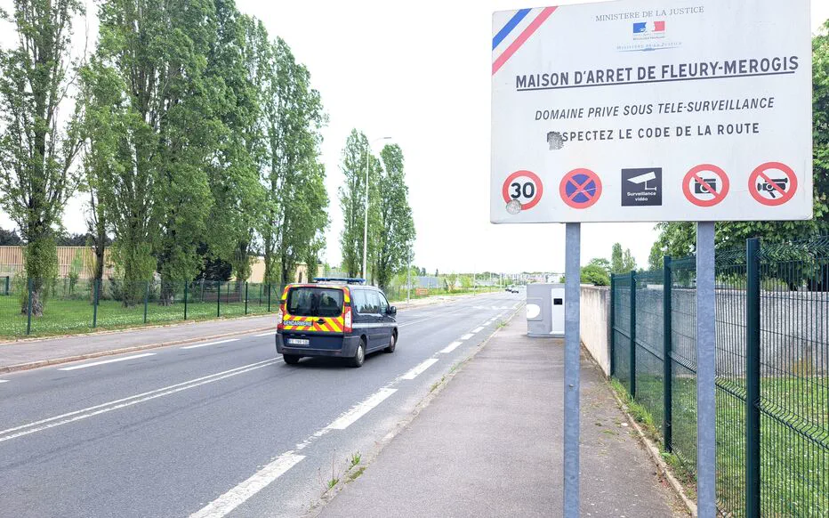 Le village des hors-la-loi : Fleury, un univers carcéral isolé