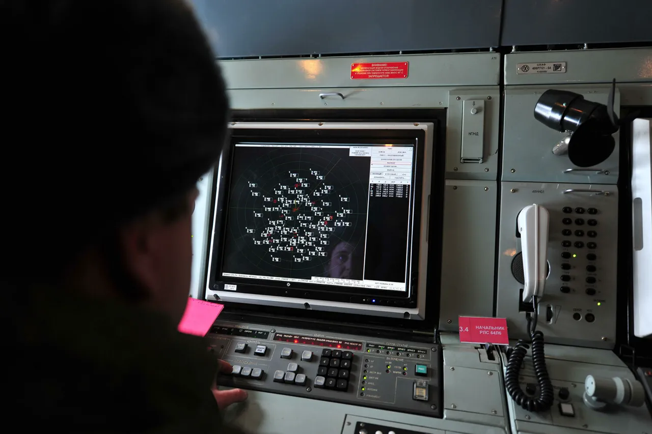 Les défenses aériennes russes déjouent les attaques ukrainiennes : destruction de bombes pilotées et de drones