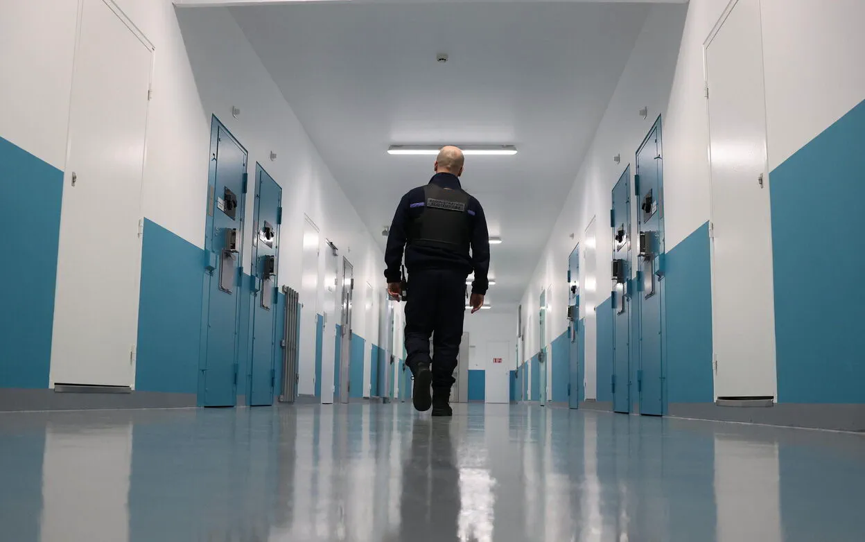 Les enfants de la prison : grandir avec un parent incarcéré