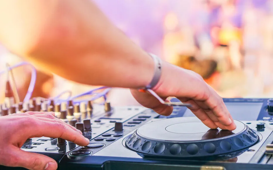L'expérience américaine en Allemagne : un mélange d'enseignement, de traduction et de DJing