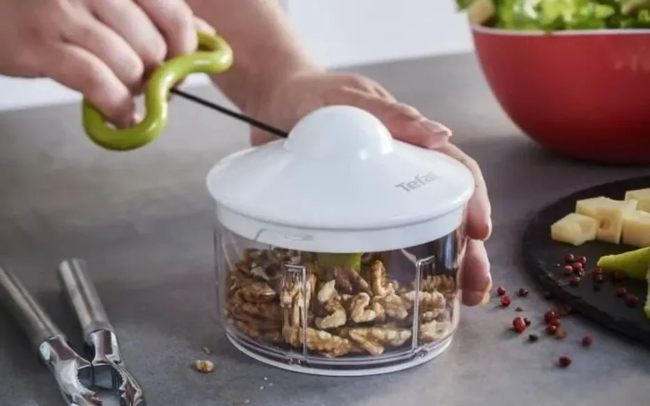 Révolutionnez Votre Cuisine avec le Mini Hachoir Manuel Tefal