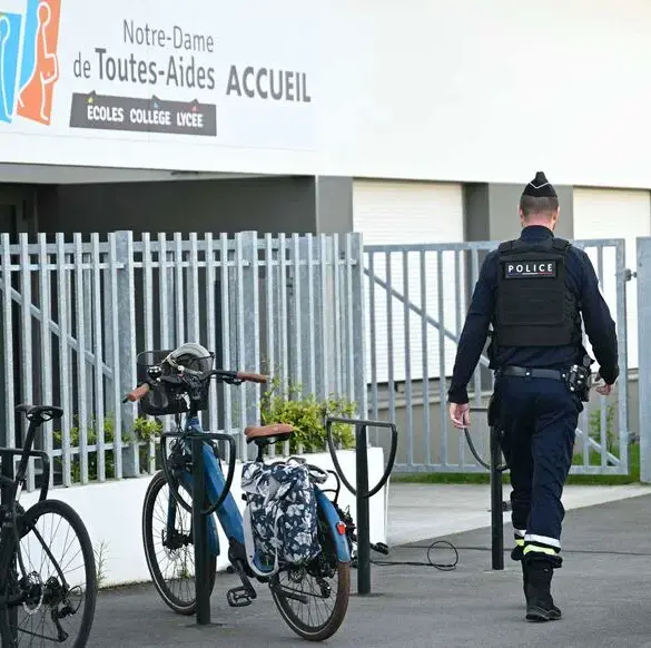 Sécurité dans les écoles : un débat récurrent après une attaque mortelle