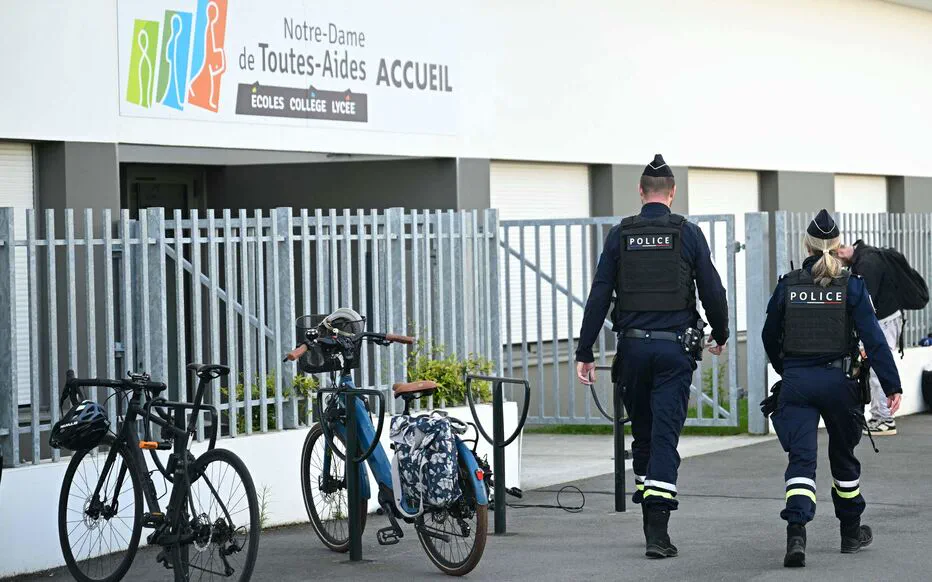 Sécurité dans les écoles : un débat récurrent après une attaque mortelle