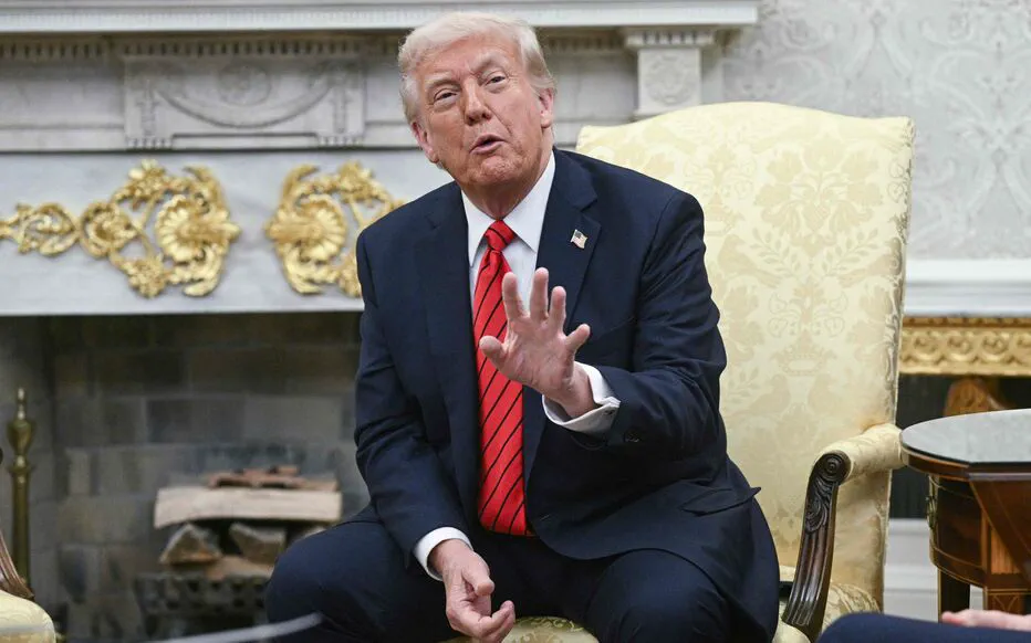 Trump tacle Zelensky et promet des accords miniers en Ukraine