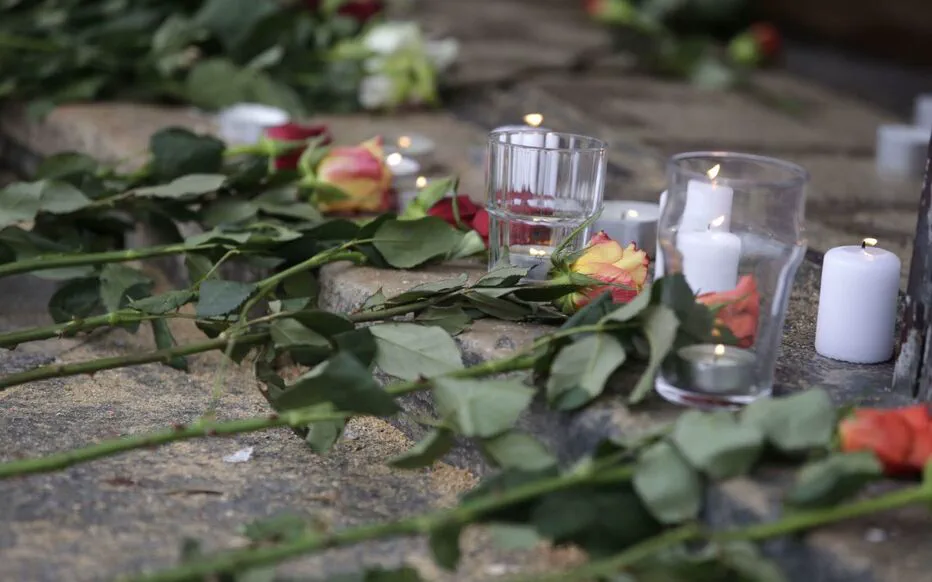 Un jeune homme de 24 ans assassiné dans une mosquée en France : un crime islamophobe choquant