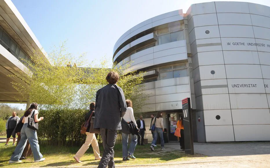 Une présidente d'université sous le feu des critiques