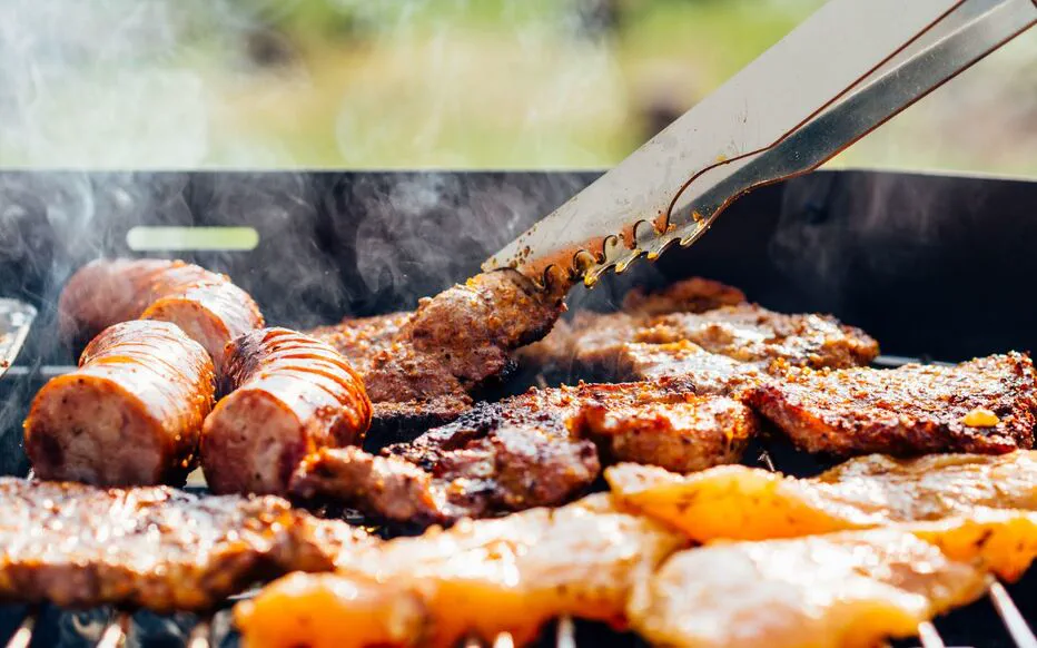 Barbecues pas chers : Cdiscount propose des grillades fumees pour l'ete