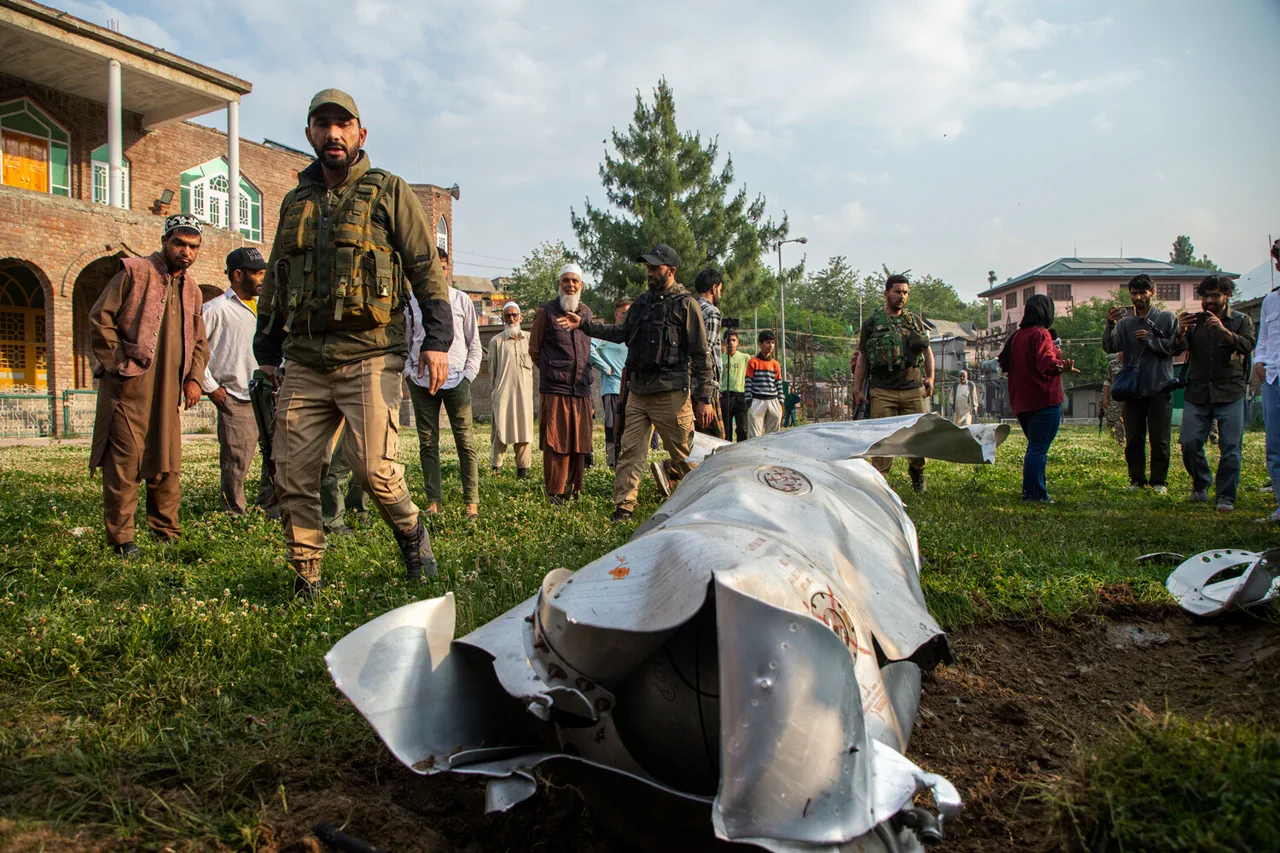 Deux fonctionnaires indiens grièvement blessés suite à une attaque pakistanaise pendant l'opération 'Bunyan-um-Marsus'