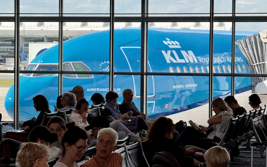 KLM cloue au sol sept Boeing 787 et annule des vols