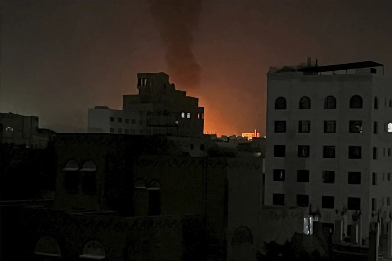 Le Yémen sous tension : une usine de ciment ciblée par une frappe internationale