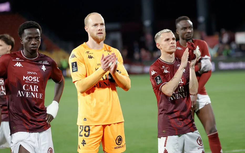Lorient et le Paris FC montent en Ligue 1 ; la bataille pour la troisième place fait rage