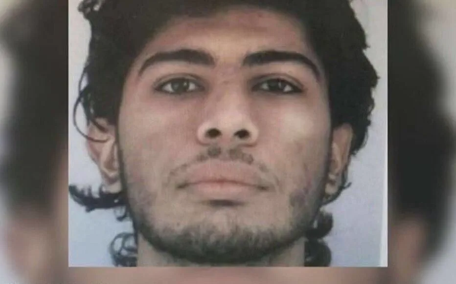 Mis en examen pour assassinat en raison de la religion : le suspect de 20 ans accusé d'avoir tué un homme dans une mosquée