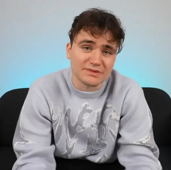 Néo, star YouTube, se confie sur sa chaîne personnelle : « Il est temps que je vous parle de la vérité que j'ai vécue »