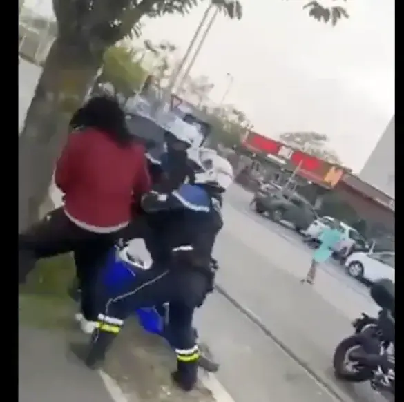 Violente altercation entre policiers et jeunes à Drancy