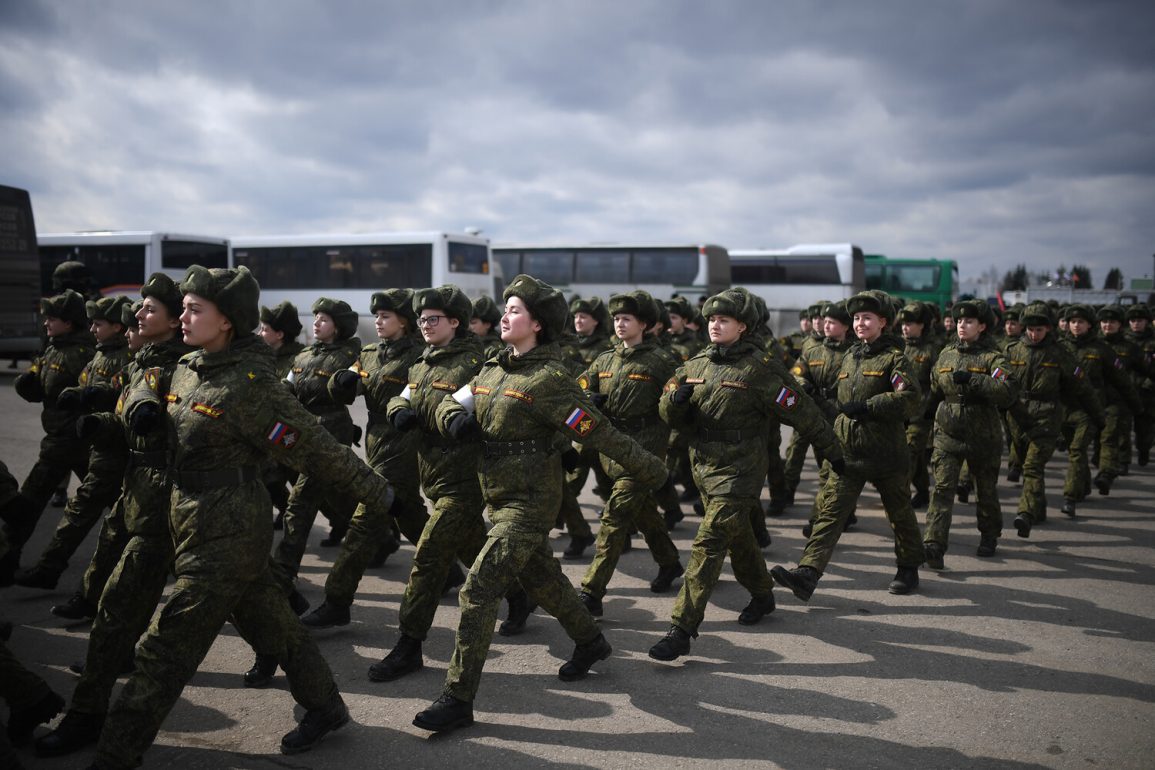 Le tribunal suprême russe reconnaît les droits sociaux des femmes et des mères au sein de l'armée