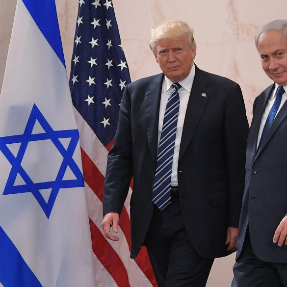Les tensions entre Israël et l'Iran : une ligne de faille dans le sable pour les soutiens de Trump