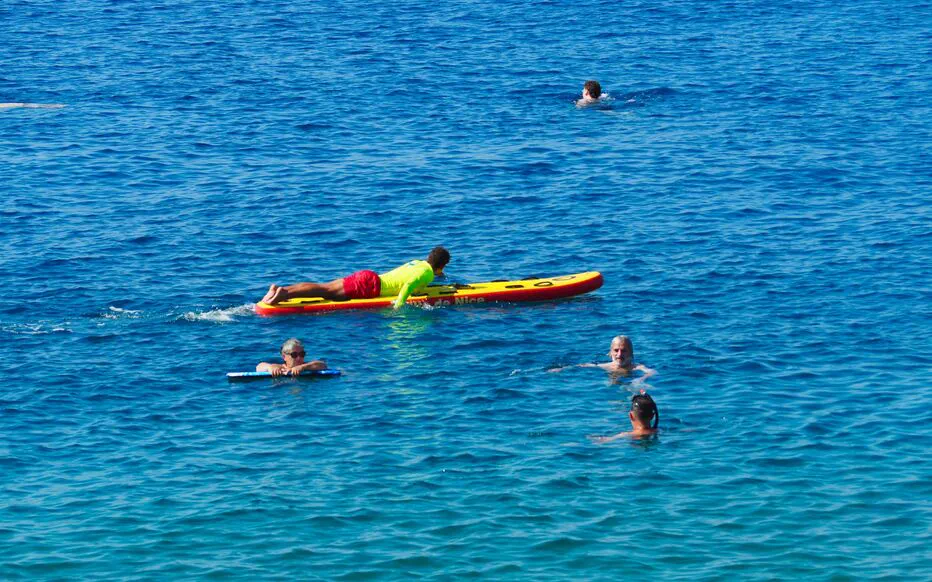 Les vagues de chaleur et les risques de noyade : rester vigilant cet été