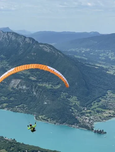 Parachute en feu : un accident tragique en Haute-Savoie