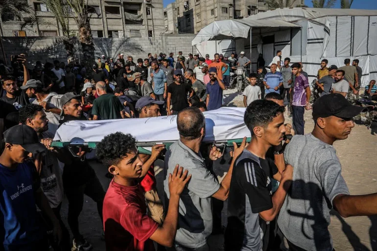 32 Palestiniens tués et plus de 100 blessés par des tirs israéliens près de centres d'aide à Gaza