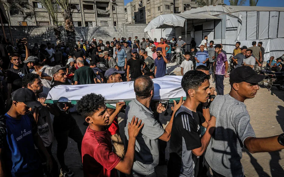 32 Palestiniens tués et plus de 100 blessés par des tirs israéliens près de centres d'aide à Gaza