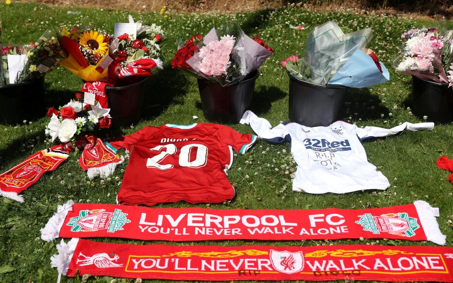 Choc et tristesse après la mort du footballeur Diogo Jota