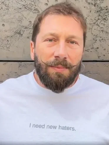 Cinq Britanniques reconnus coupables d'incendie criminel en Ukraine