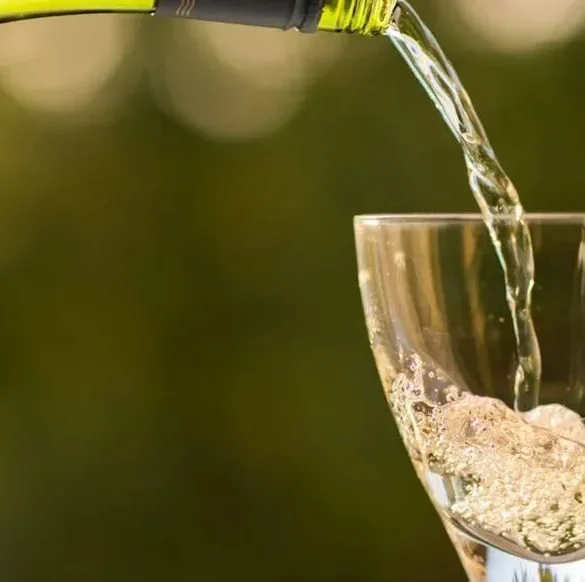 Découvrez le vin blanc UBY N°3 Côtes de Gascogne : un délice estival primé