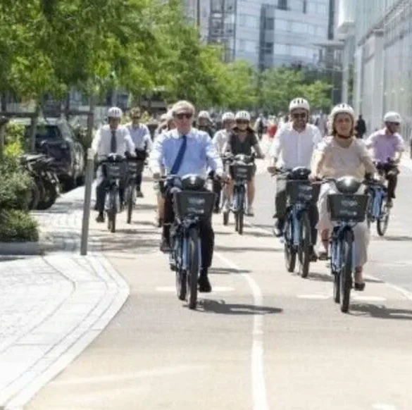 Des intentions aux actes : Pécresse et Siffredi lancent symboliquement une piste cyclable