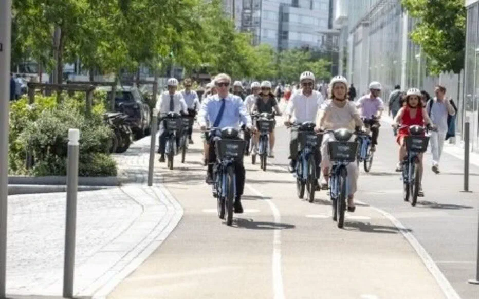 Des intentions aux actes : Pécresse et Siffredi lancent symboliquement une piste cyclable