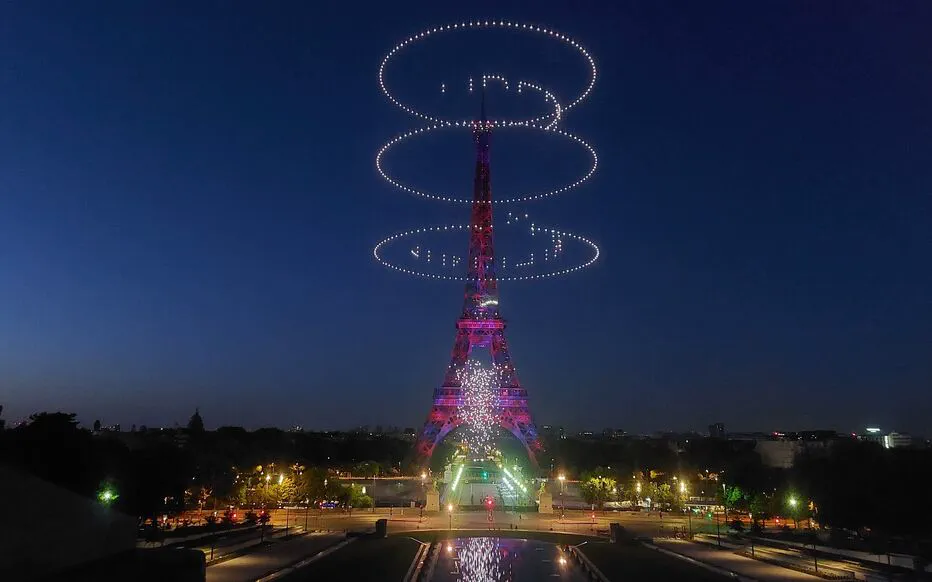 Des mesures de sécurité temporaires autour de la tour Eiffel en plein réveil de Paris